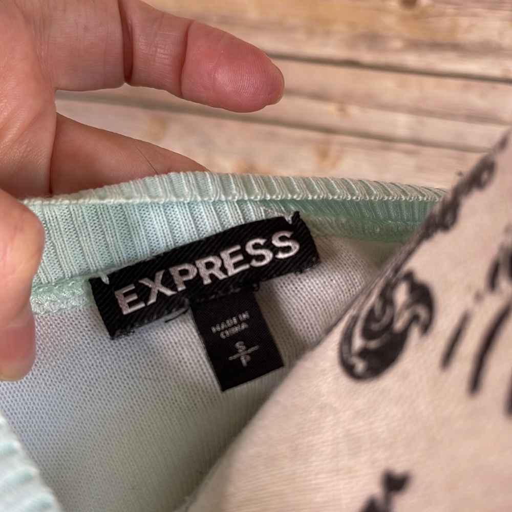 Express sweater - Picture 3 of 5
